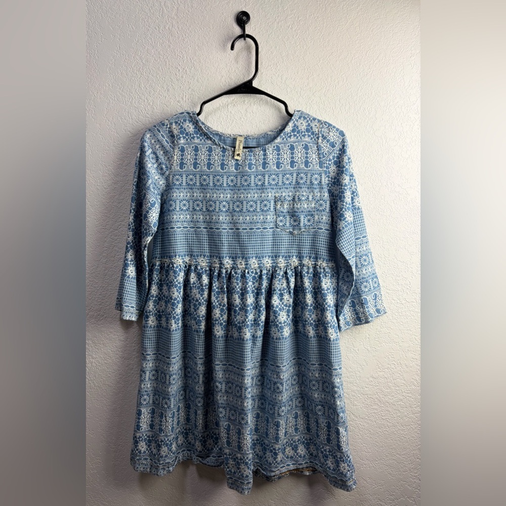 Pomelo White and Blue Patterned Blouse Size XL NC0390